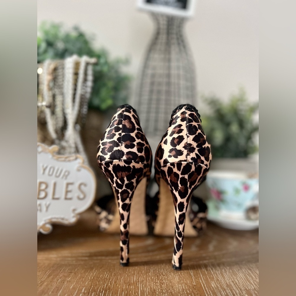 🖤 GORGEOUS! Mob wife leopard print, open toe heels-beautiful detail-see video🎥 - Picture 5 of 12